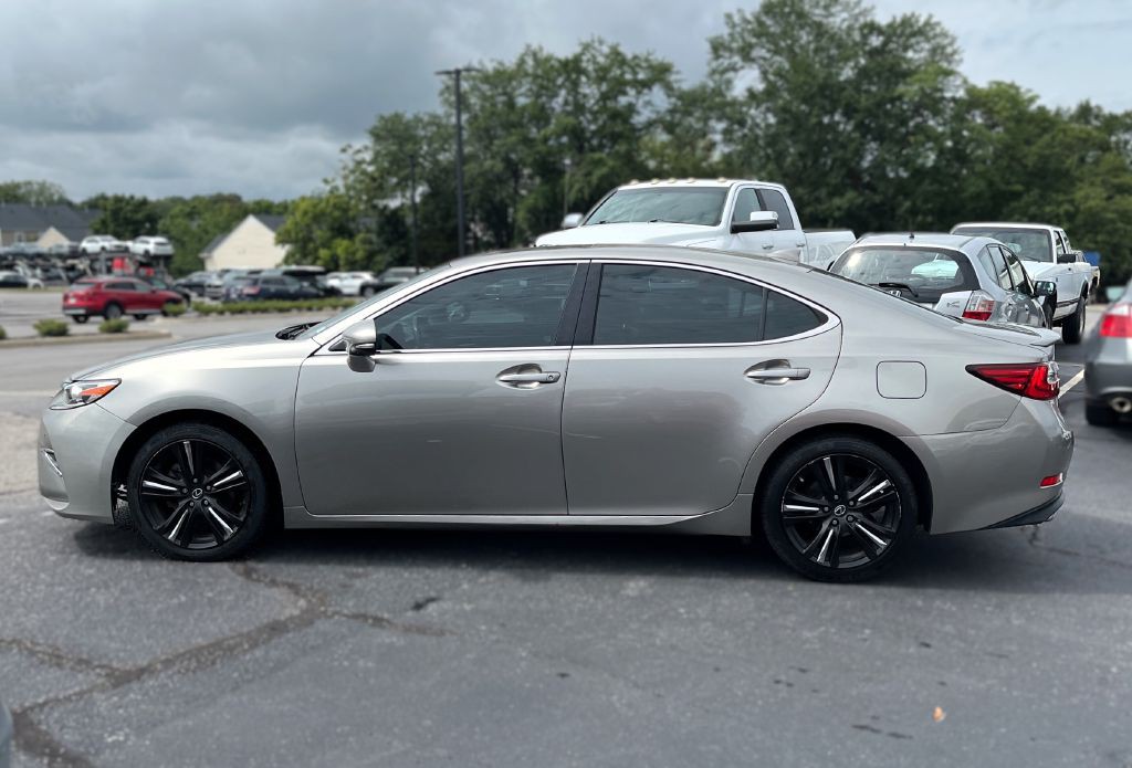 2017 Lexus ES 350 Image 2