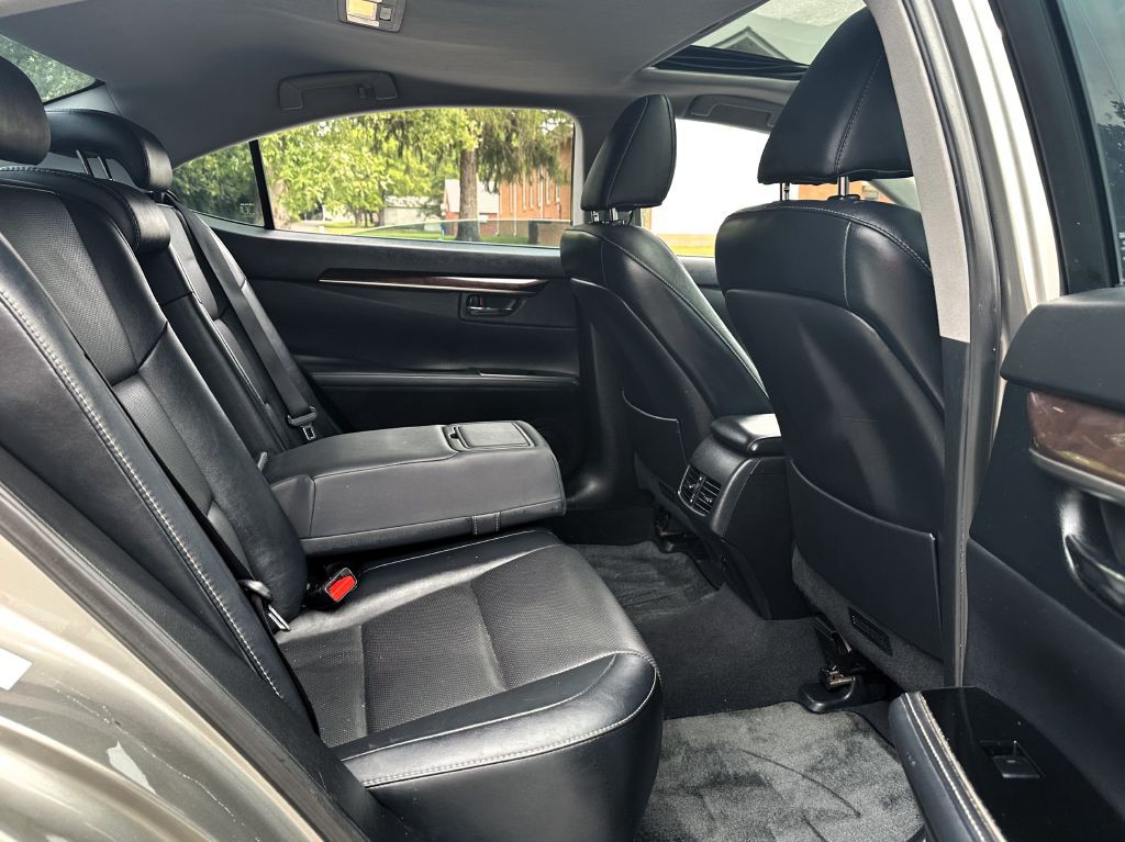 2017 Lexus ES 350 Image 12