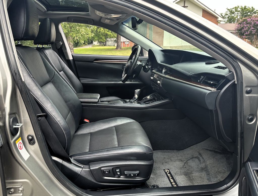 2017 Lexus ES 350 Image 13