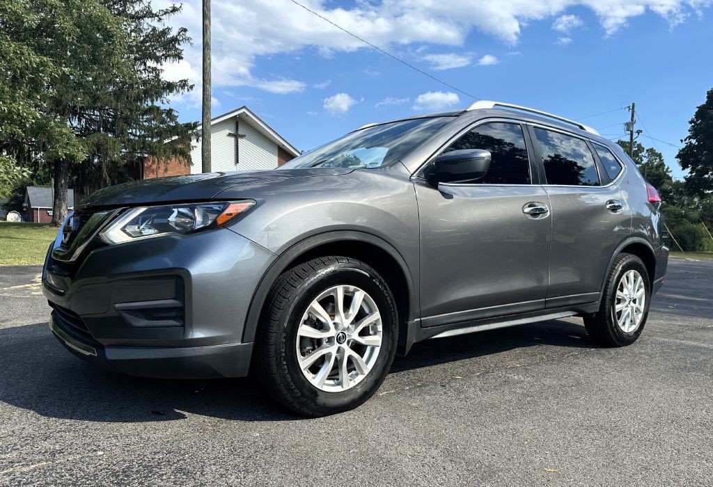 2017 Nissan Rogue Image 1