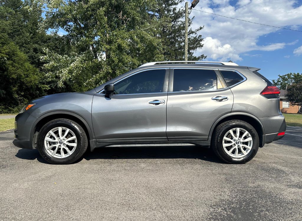 2017 Nissan Rogue Image 2