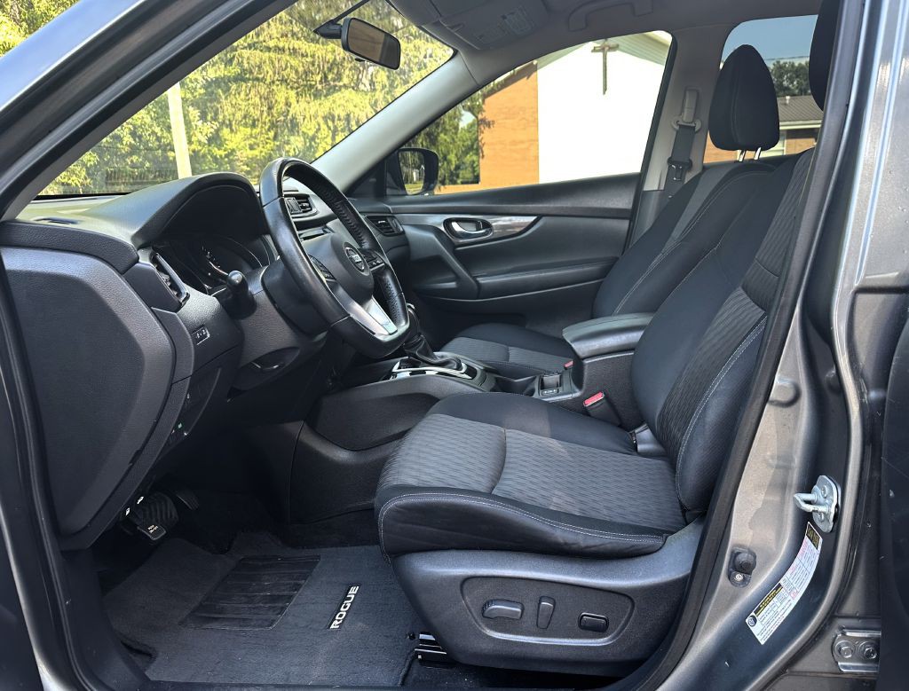 2017 Nissan Rogue Image 8