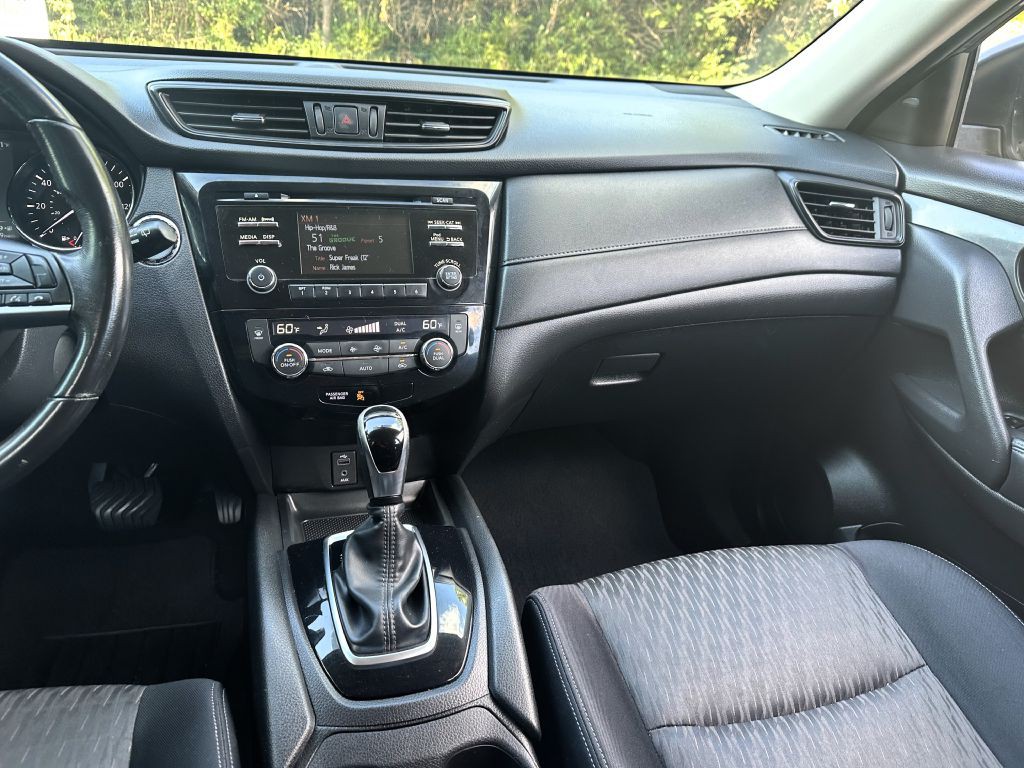 2017 Nissan Rogue Image 11