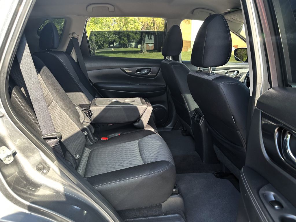 2017 Nissan Rogue Image 12