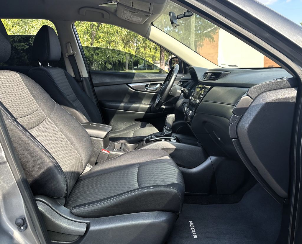 2017 Nissan Rogue Image 13