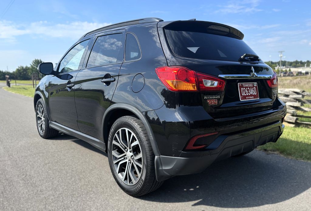 2019 Mitsubishi Outlander Image 3