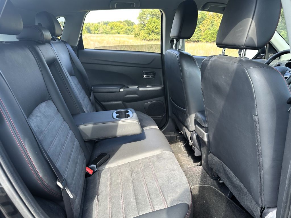 2019 Mitsubishi Outlander Image 9