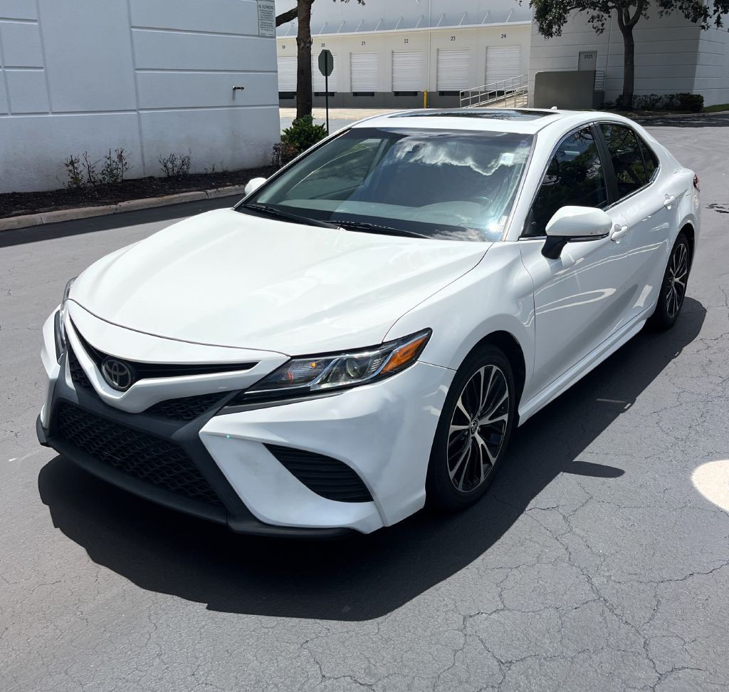 2020 Toyota Camry SE
