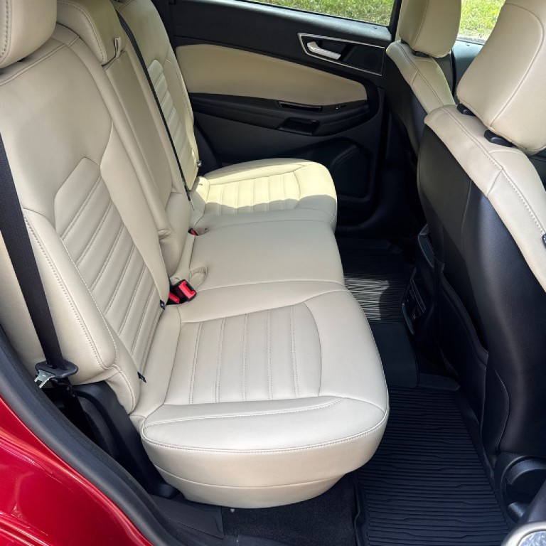 2020 Ford Edge Image 7