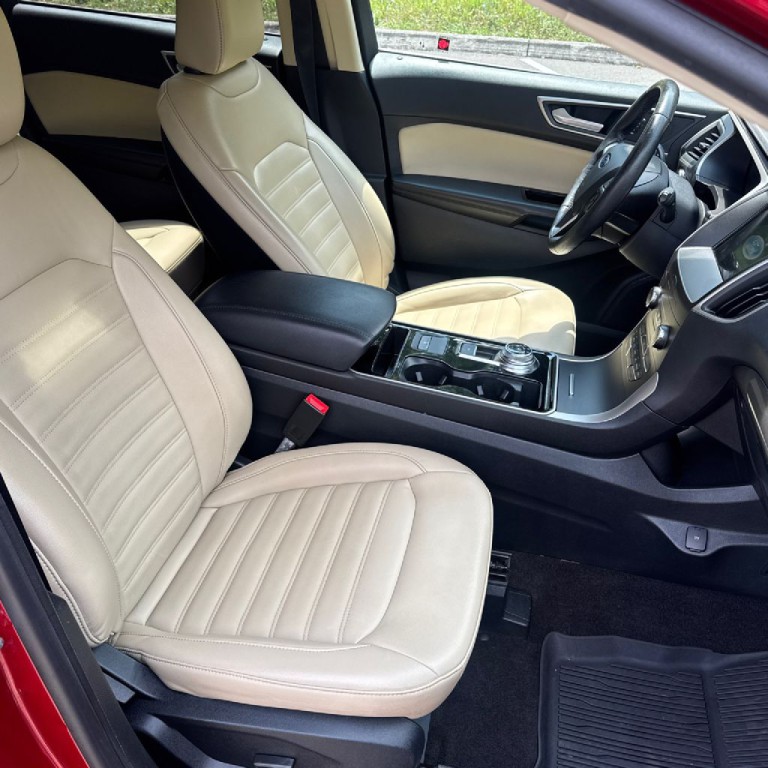 2020 Ford Edge Image 8