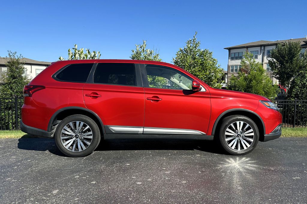2019 Mitsubishi Outlander Image 5