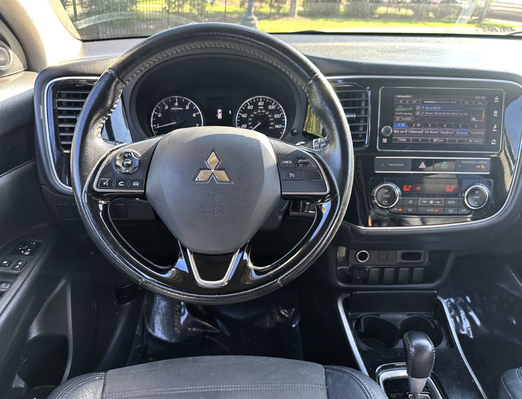 2019 Mitsubishi Outlander Image 9