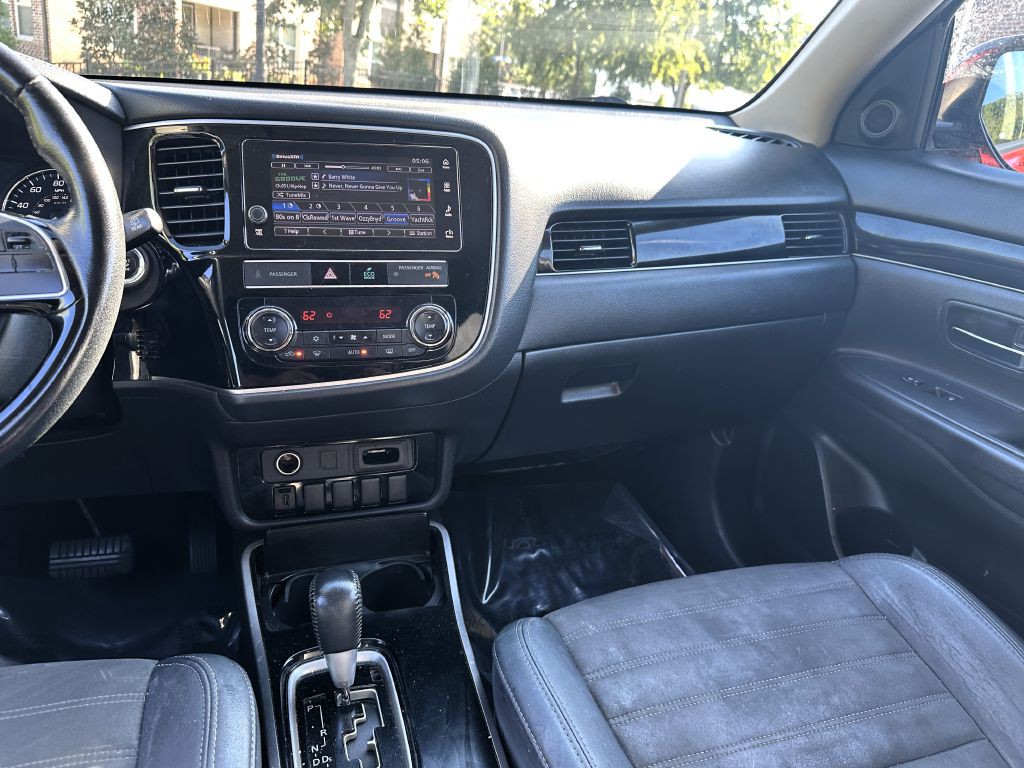 2019 Mitsubishi Outlander Image 10