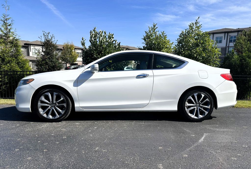 2015 Honda Accord Image 2