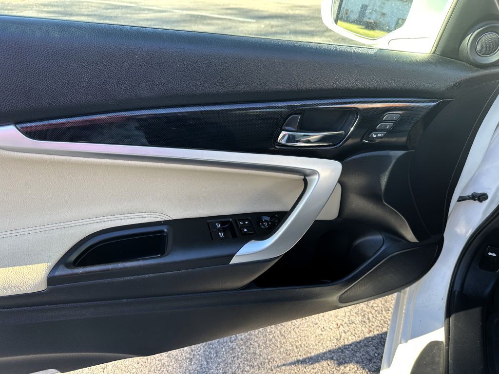 2015 Honda Accord Image 16