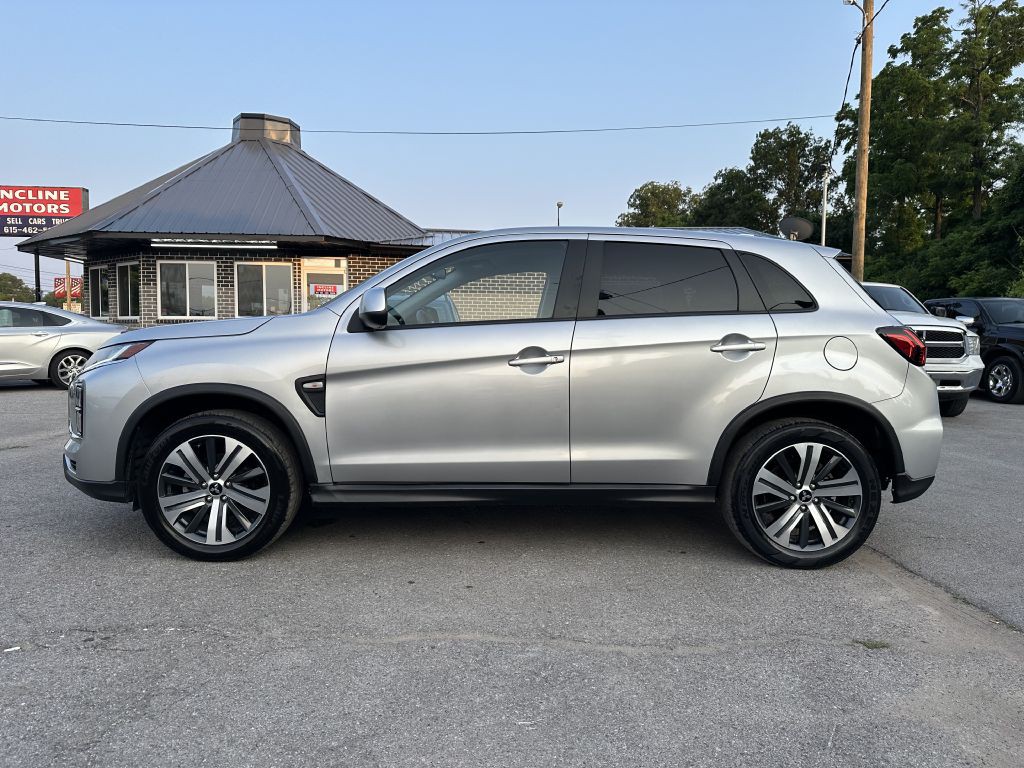 2021 Mitsubishi Outlander Image 2