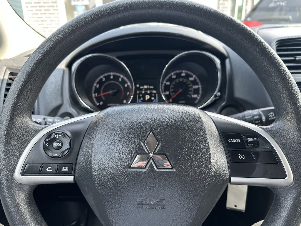 2021 Mitsubishi Outlander Image 5