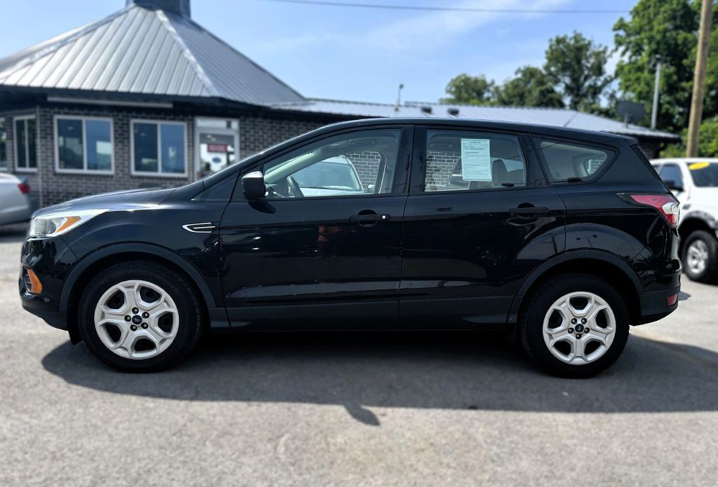 2017 Ford Escape Image 2