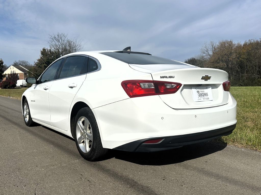 2021 Chevrolet Malibu Image 3