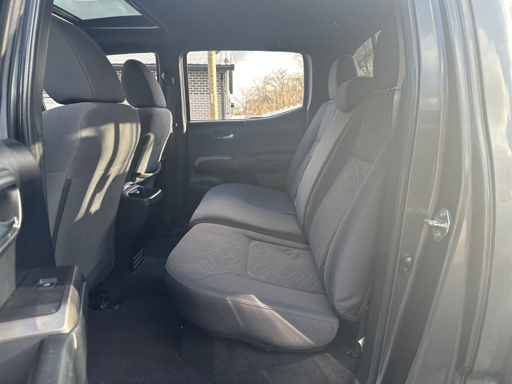 2016 Toyota Tacoma Image 3