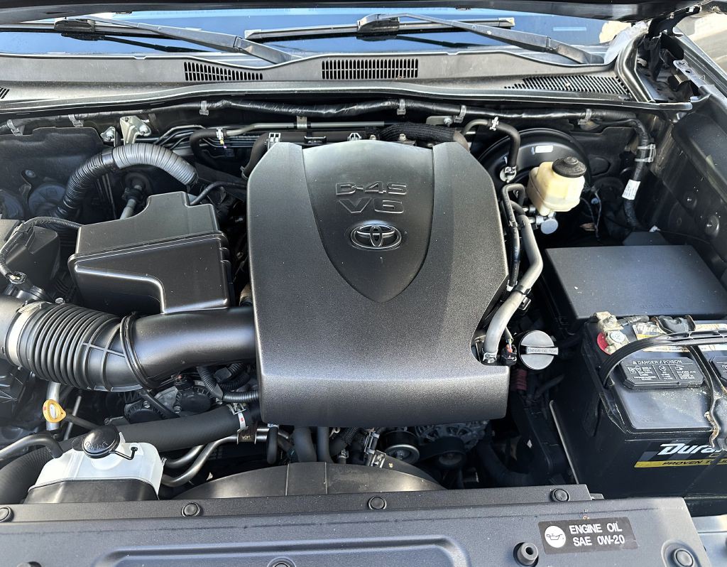 2016 Toyota Tacoma Image 11