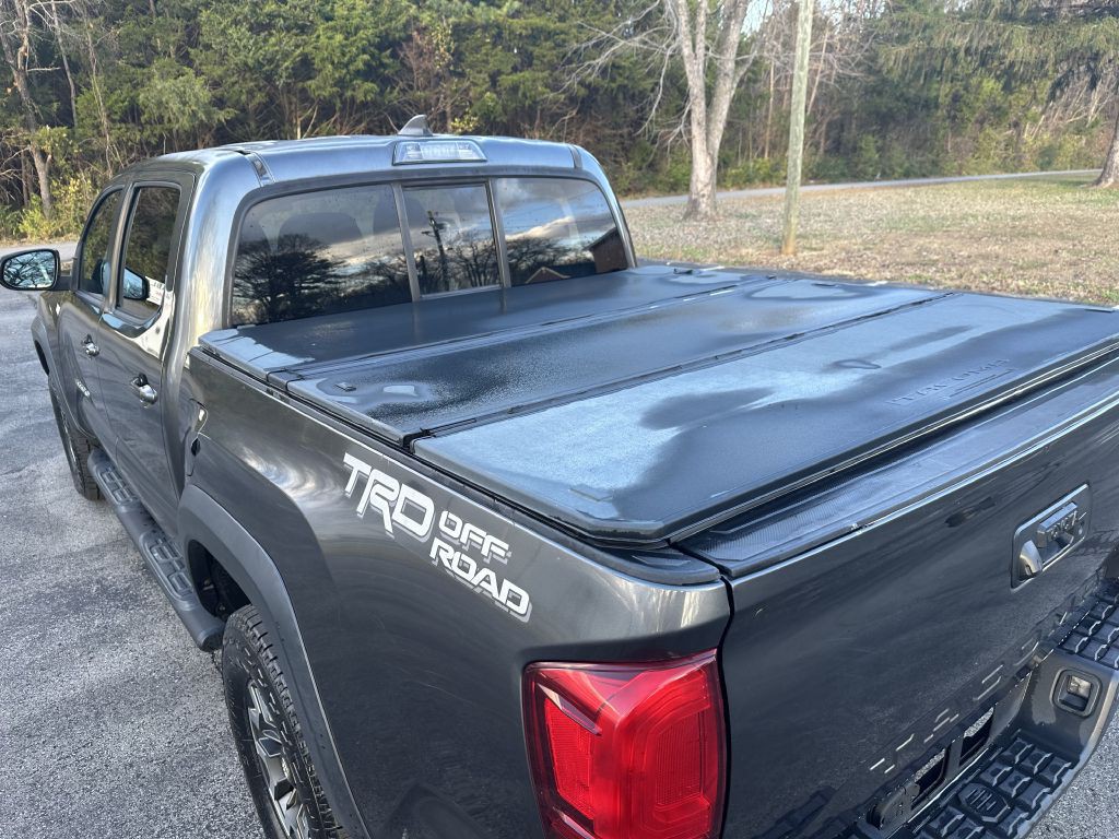 2016 Toyota Tacoma Image 12