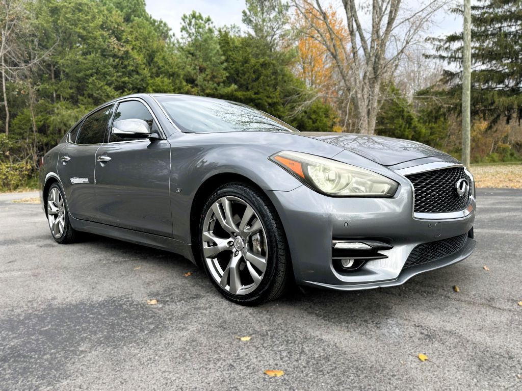 2016 INFINITI Q70 Image 5