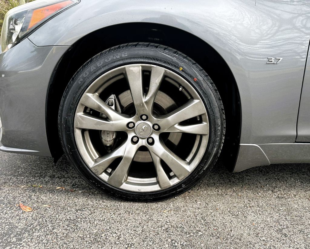 2016 INFINITI Q70 Image 20