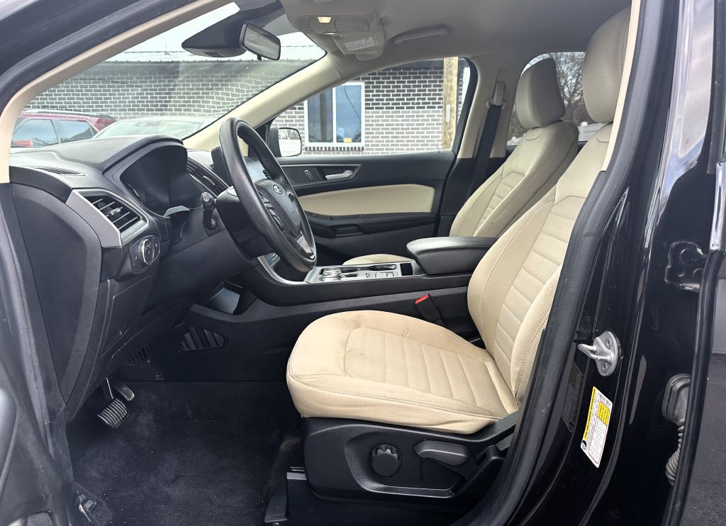 2022 Ford Edge Image 3