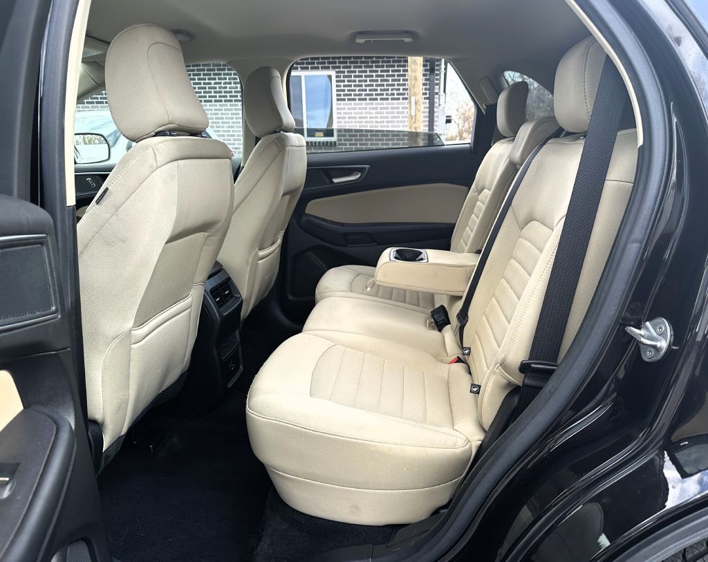 2022 Ford Edge Image 4