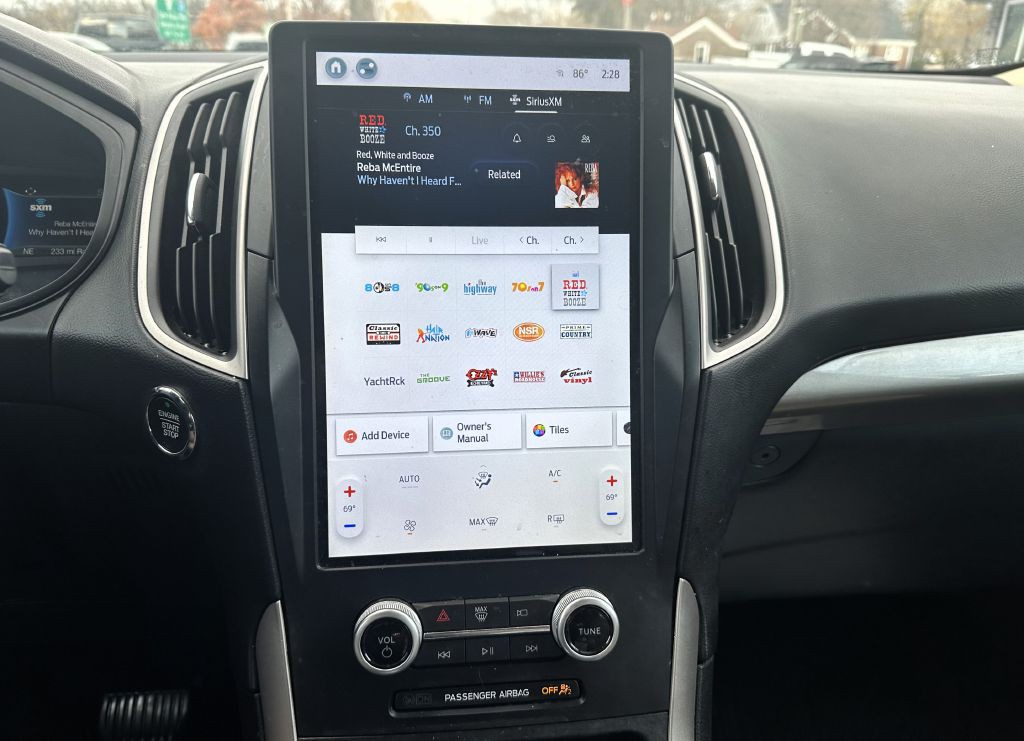 2022 Ford Edge Image 9