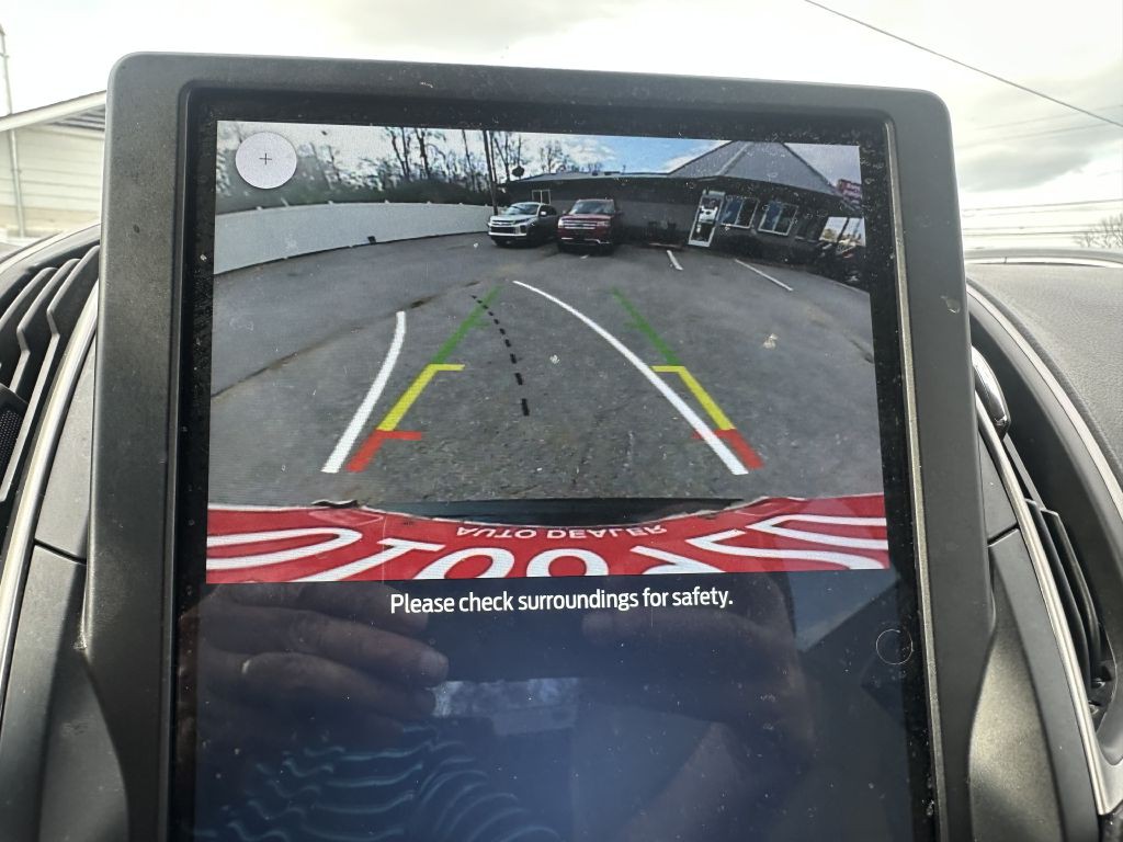 2022 Ford Edge Image 10