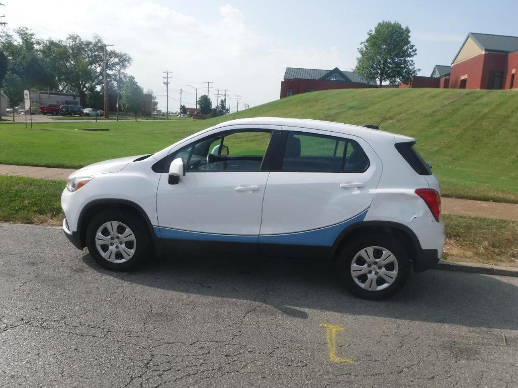 2017 Chevrolet Trax Image 2