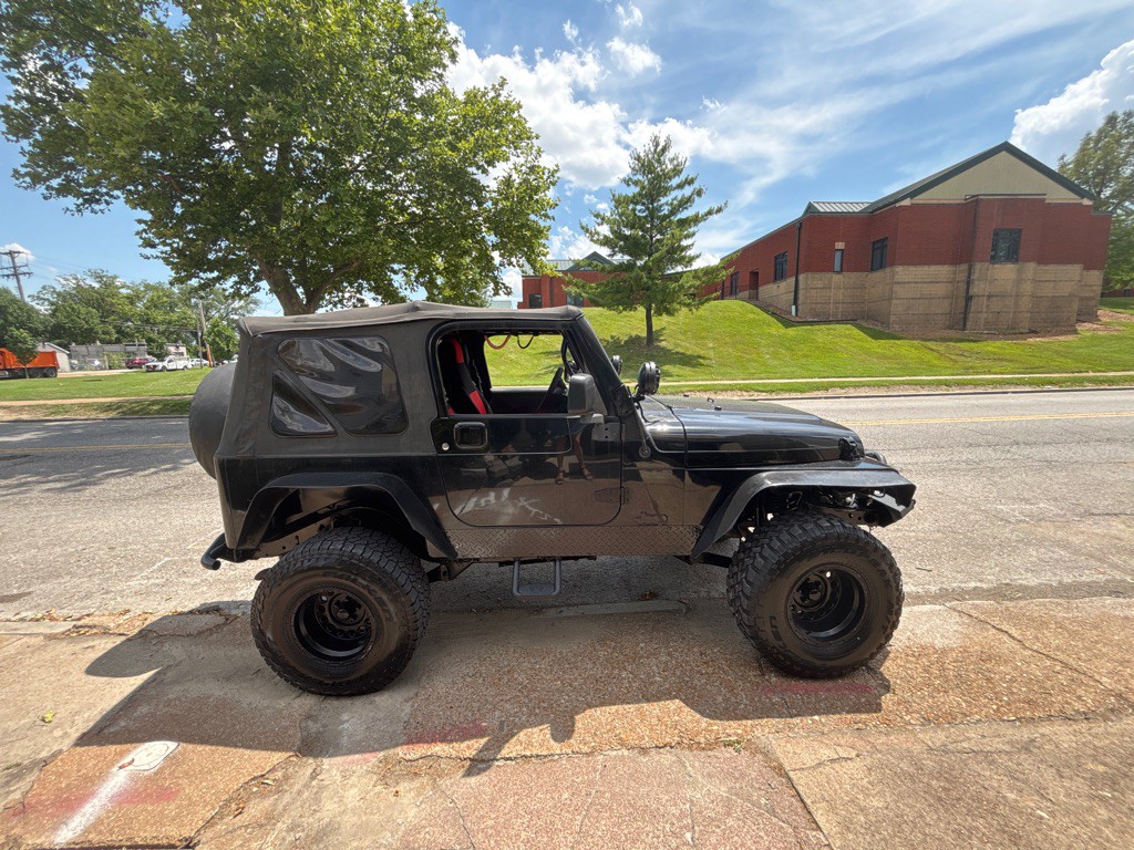 2004 Jeep Wrangler Image 4