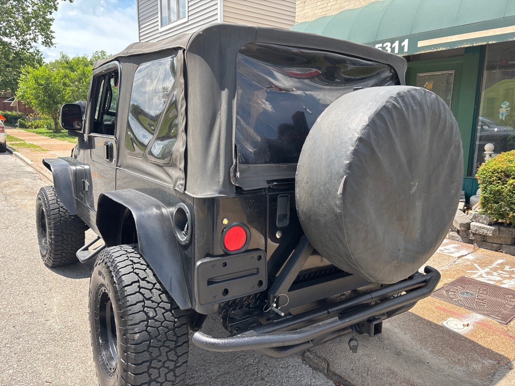 2004 Jeep Wrangler Image 9