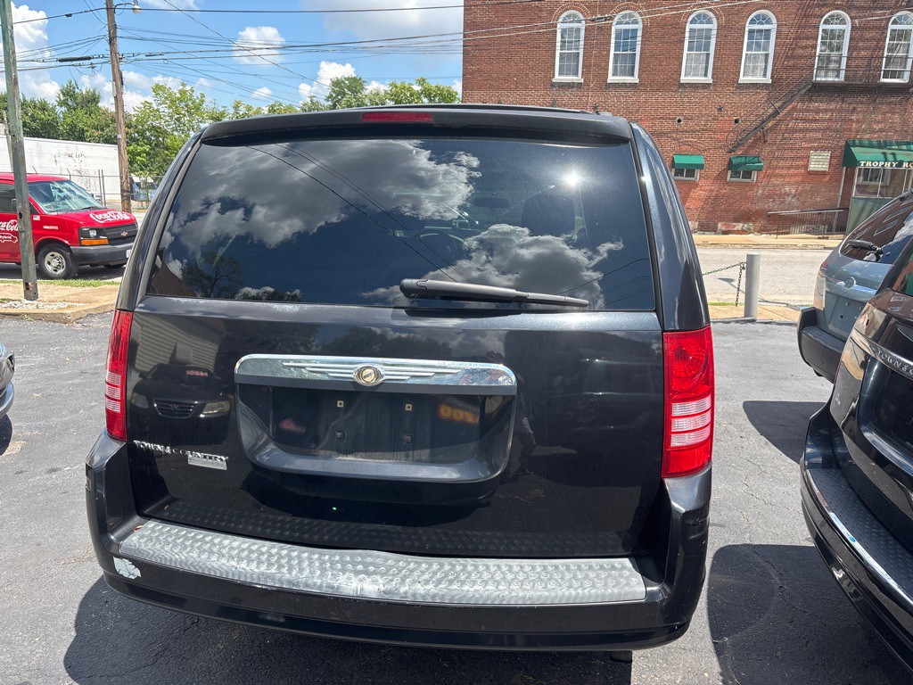 2008 Chrysler Town & Country Image 8