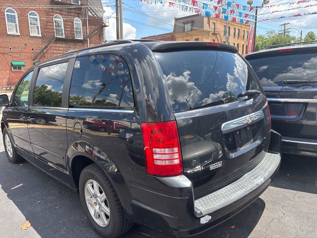 2008 Chrysler Town & Country Image 9