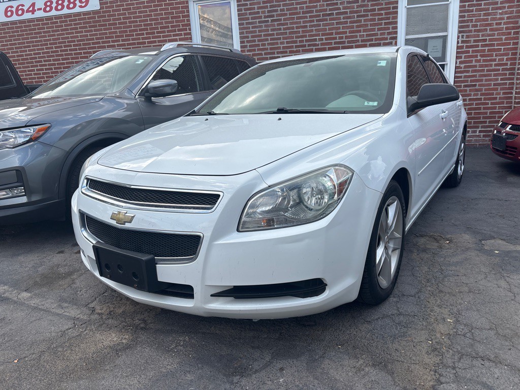 2011 Chevrolet Malibu Image 1