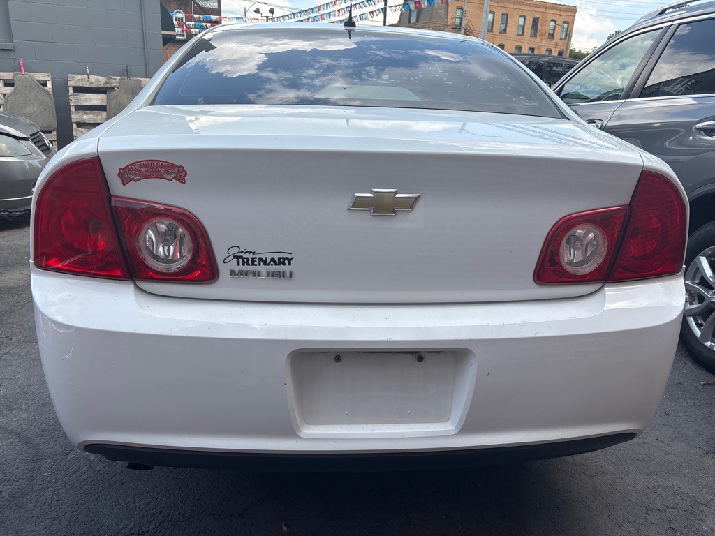 2011 Chevrolet Malibu Image 5