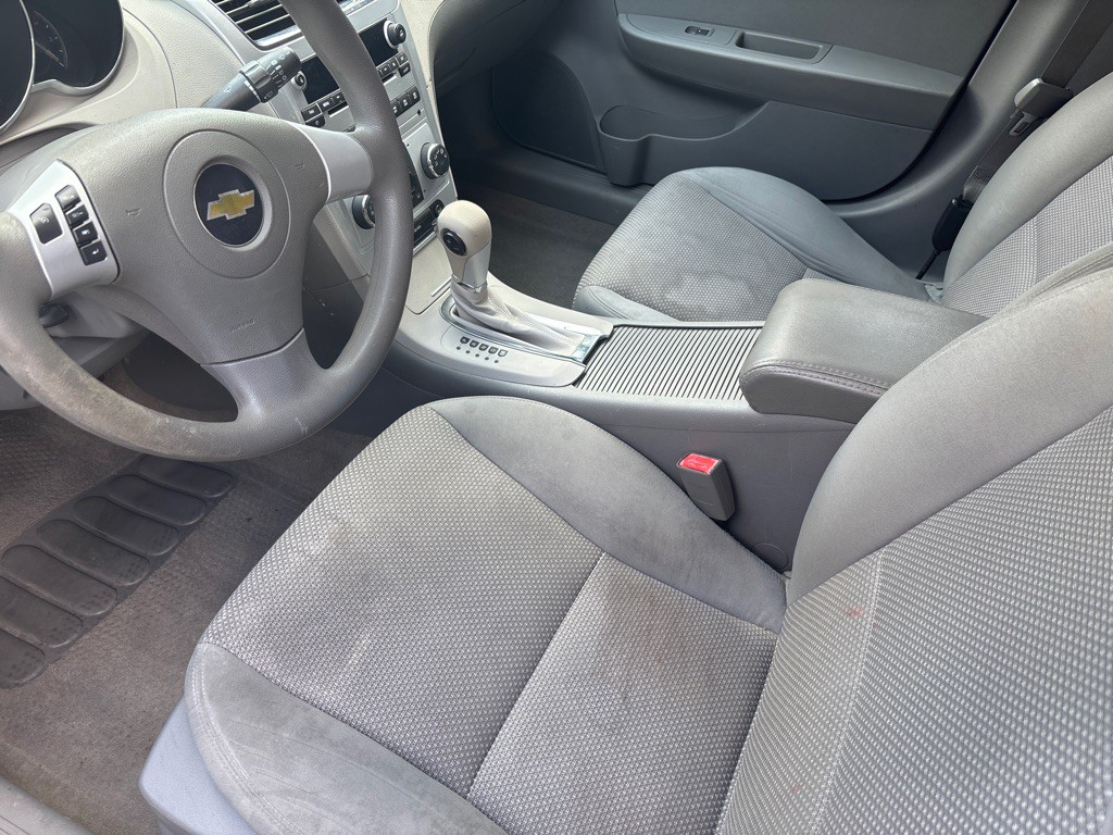 2011 Chevrolet Malibu Image 7