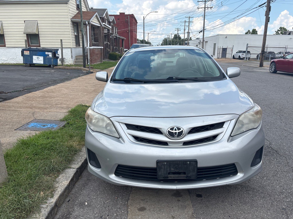 2013 Toyota Corolla Image 2