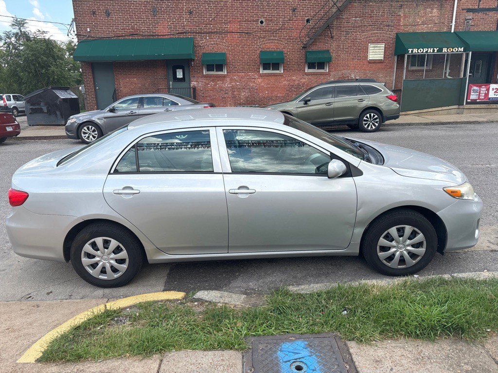 2013 Toyota Corolla Image 4