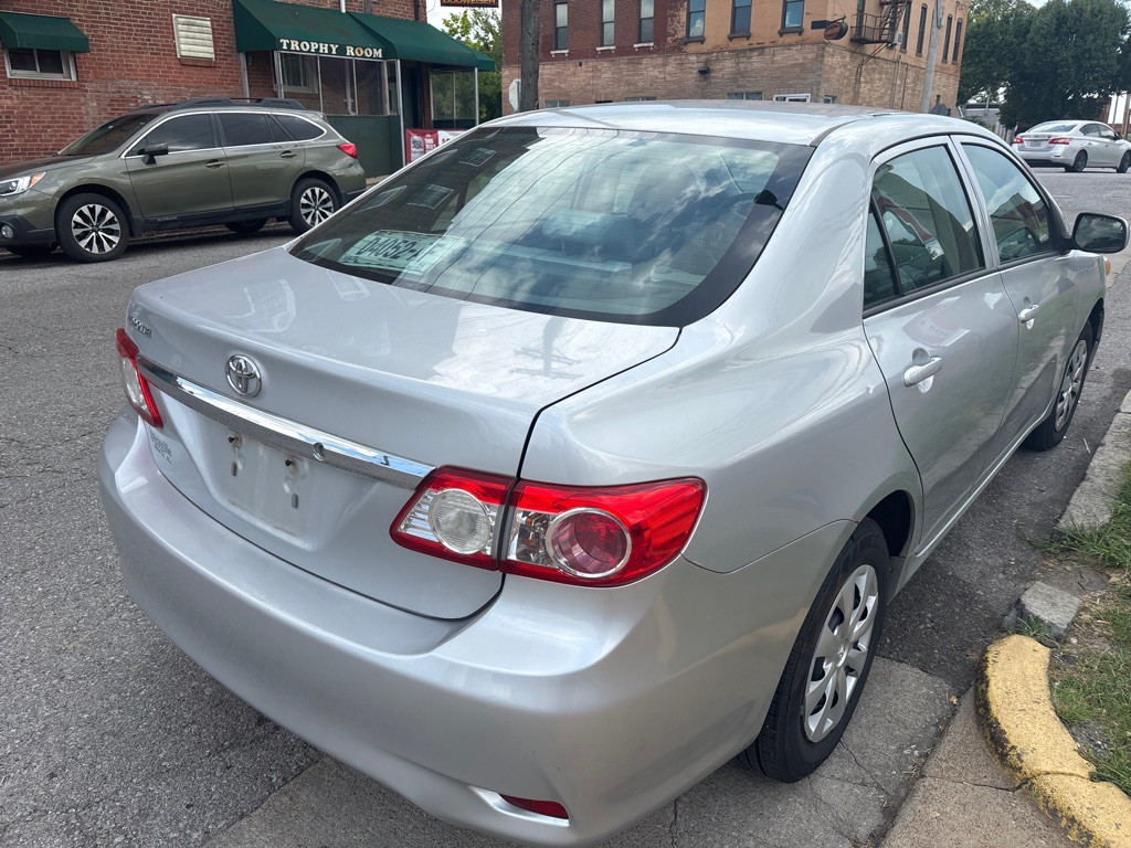 2013 Toyota Corolla Image 8