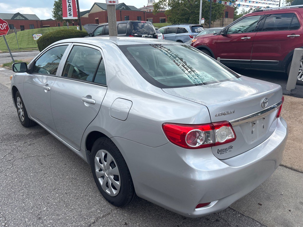 2013 Toyota Corolla Image 9