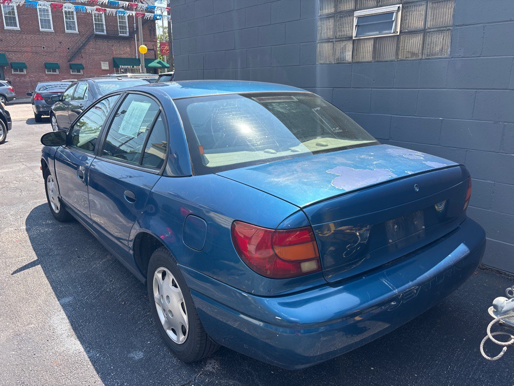 2000 Saturn SL1 Image 2