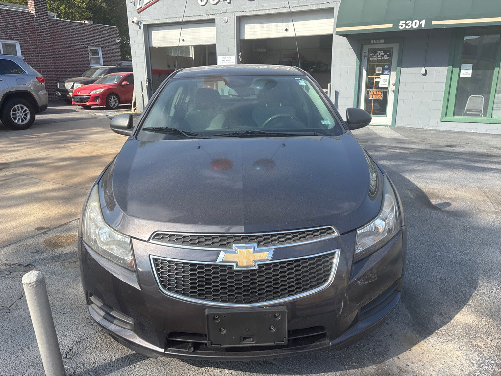 2014 Chevrolet Cruze Image 2