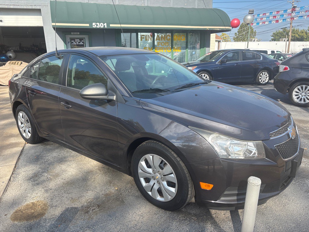 2014 Chevrolet Cruze Image 3