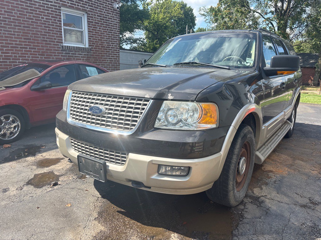 2005 Ford Expedition Image 3