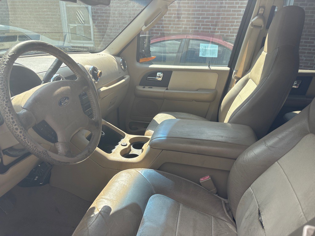 2005 Ford Expedition Image 5