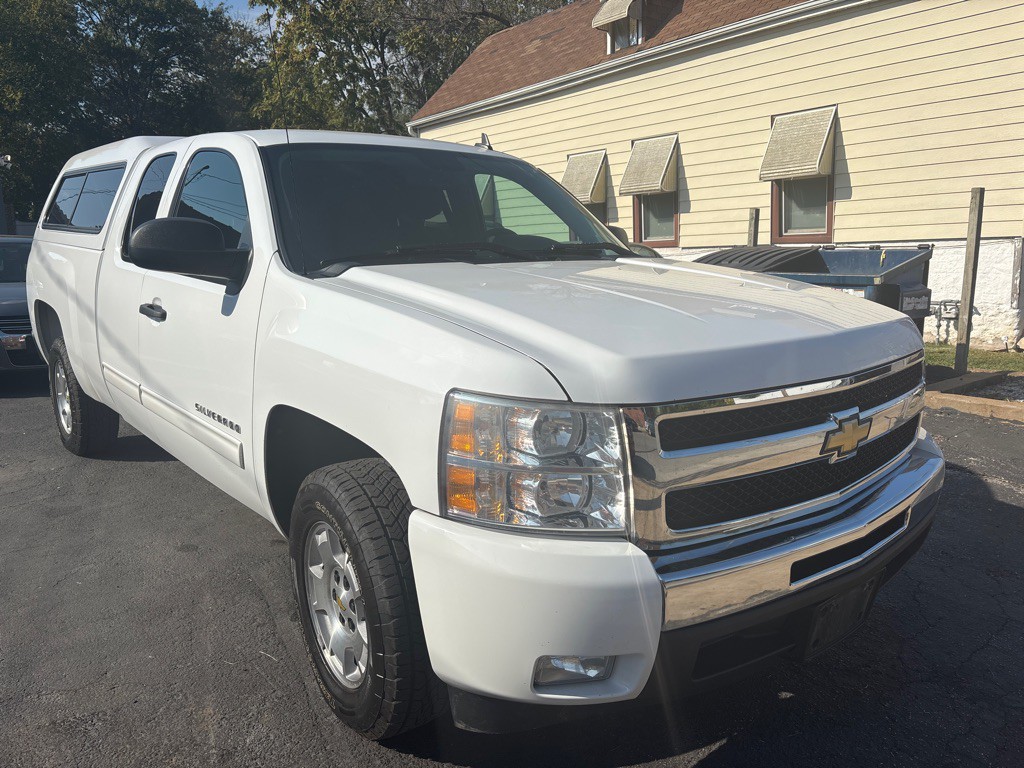 2011 Chevrolet Silverado 1500 Image 3